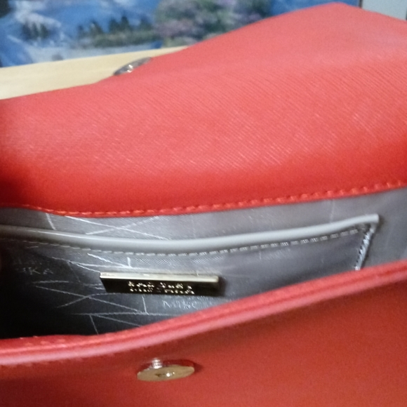 Badgley Mischka “Jane Saffiano”Red Crossbody,Designed In Italy.🇮🇹🍾🛍 - Picture 11 of 14